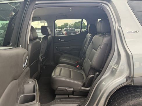 Used 2023 GMC Acadia SLT AWD/4WD image 29