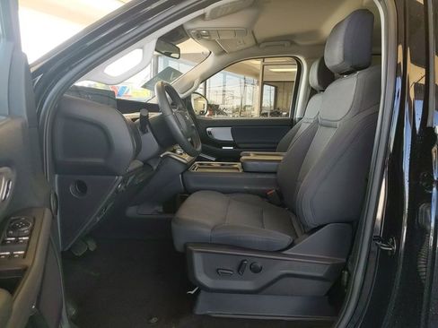 Used 2025 Ford Expedition Max Active AWD/4WD image 13