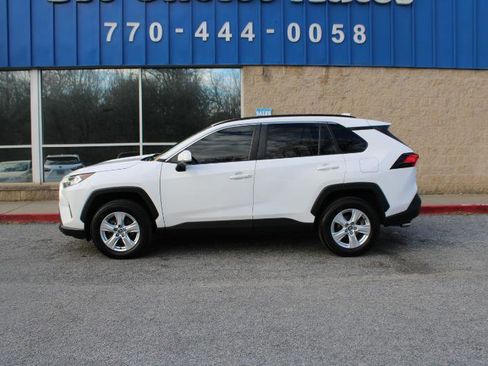 Used 2021 Toyota RAV4 XLE AWD/4WD image 28