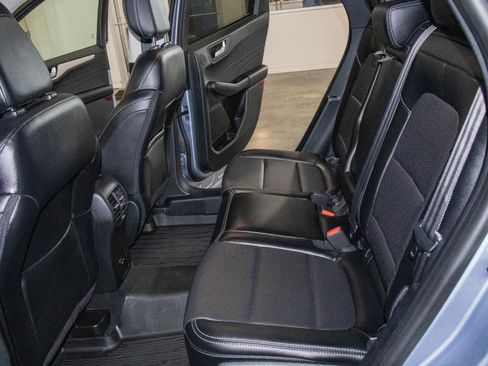 Used 2022 Ford Escape SEL w/ Technology Package image 15