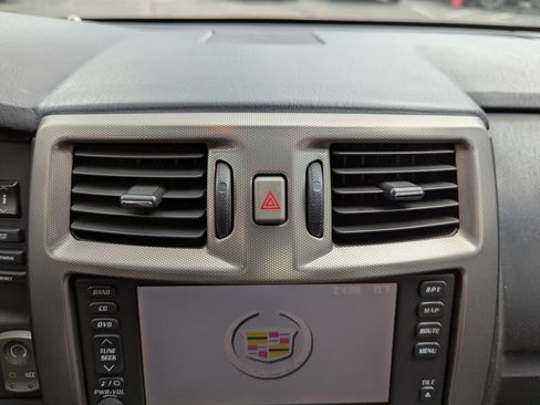 Used 2004 Cadillac XLR RWD image 23