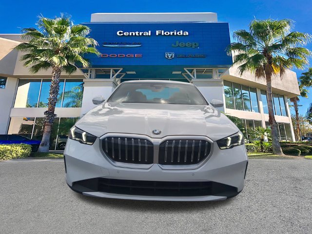 Used 2025 BMW 530i w/ Premium Package RWD image 3
