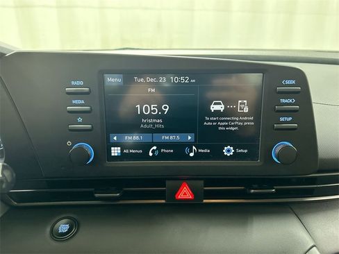 Used 2025 Hyundai Elantra Sport image 14