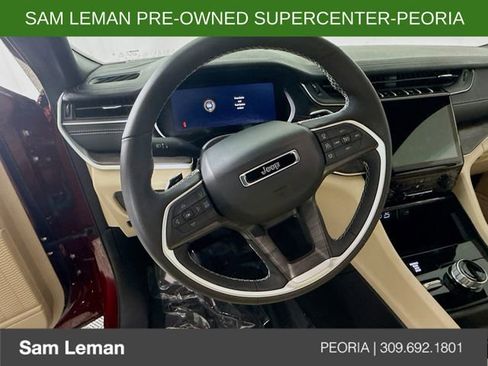 Used 2024 Jeep Grand Cherokee Limited image 11