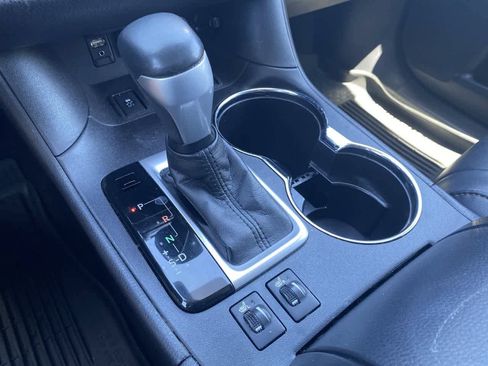 Certified 2018 Toyota Highlander XLE AWD/4WD image 19