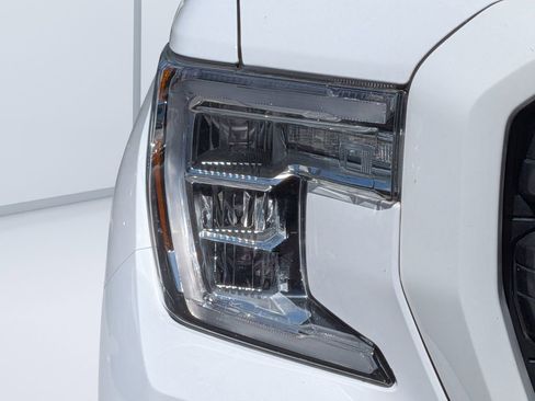 Used 2020 GMC Sierra 1500 AT4 w/ AT4 Premium Package image 9