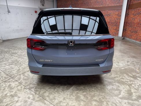 Used 2023 Honda Odyssey Sport image 4