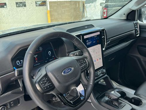 Used 2024 Ford Ranger Lariat w/ Trailer Tow Package image 35