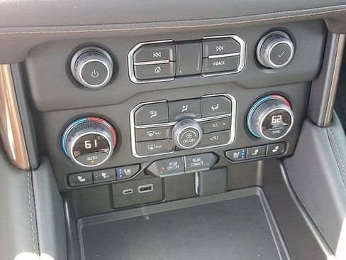 Used 2024 Chevrolet Tahoe High Country image 14