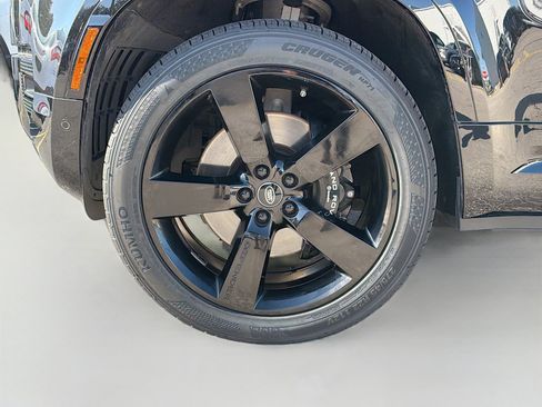 Used 2023 Land Rover Defender 90 V8 AWD/4WD image 40