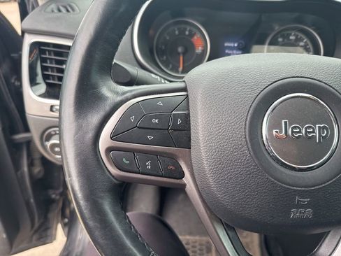 Used 2019 Jeep Cherokee Limited w/ Trailer Tow Group AWD/4WD image 14