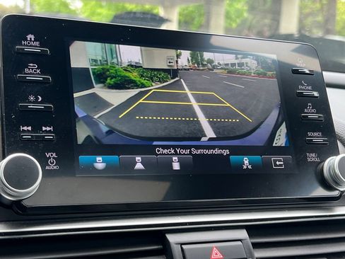 Used 2019 Honda Accord Touring image 27