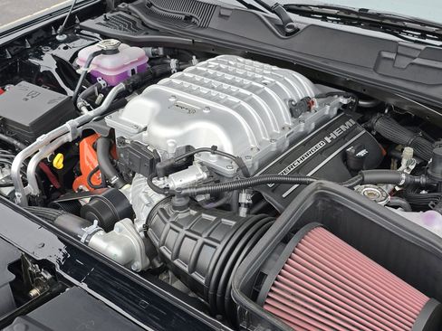 Used 2023 Dodge Challenger SRT Hellcat image 9