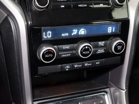 Used 2019 Subaru Ascent 8-Passenger image 17