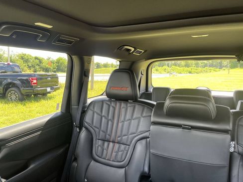 Used 2025 Nissan Armada PRO-4X AWD/4WD image 12