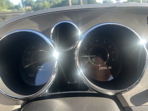 Used 2008 Pontiac Solstice GXP w/ Premium Package RWD image 10