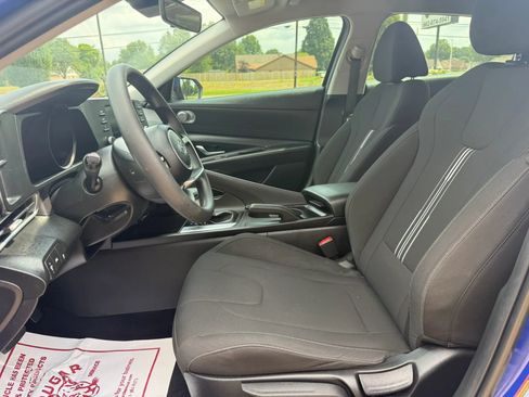 Used 2023 Hyundai Elantra SEL w/ Cargo Package FWD image 10