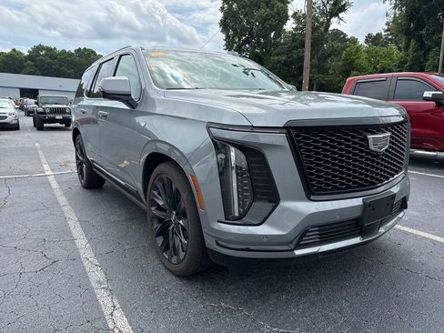 Used 2025 Cadillac Escalade Sport Platinum w/ LPO, ONYX Package AWD/4WD image 2