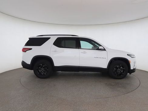 Used 2023 Chevrolet Traverse LT FWD image 23