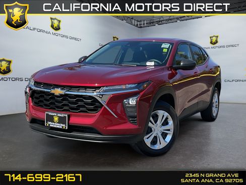 Used 2024 Chevrolet Trax LS FWD image 1