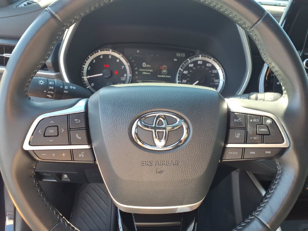 Used 2023 Toyota Highlander XSE AWD/4WD image 27
