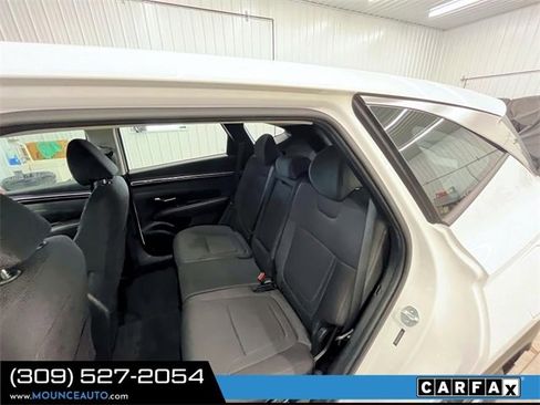 Used 2023 Hyundai Tucson SE image 13