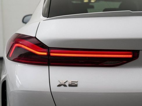 Used 2022 BMW X6 M50i image 15