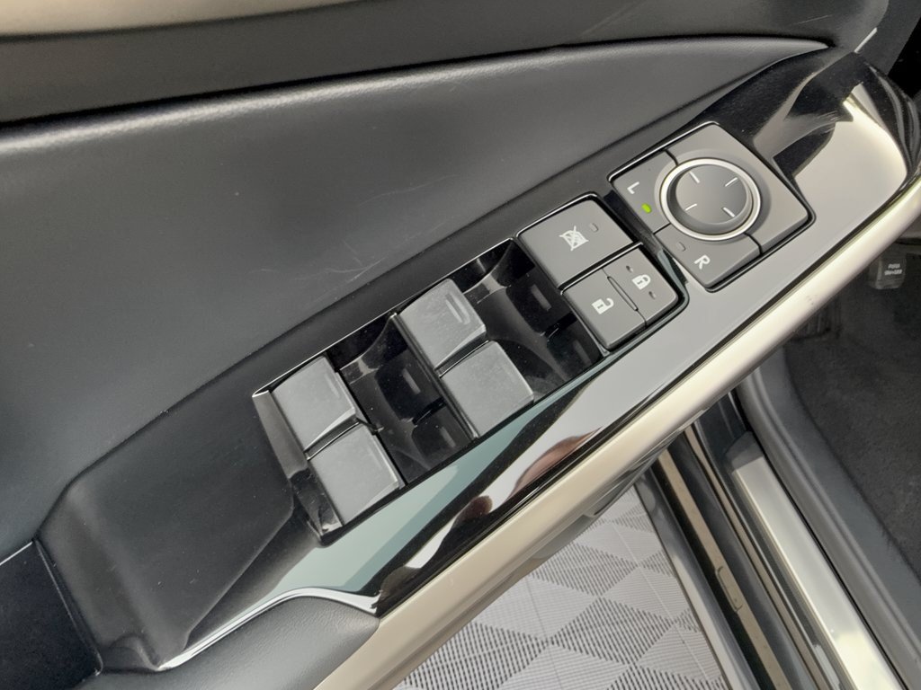 Used 2017 Lexus IS 300 AWD w/ Premium Package image 15