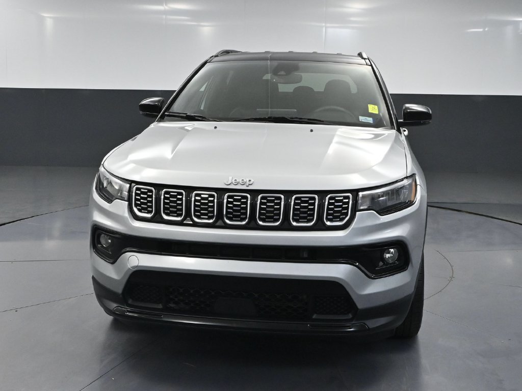 Used 2025 Jeep Compass Limited AWD/4WD image 9