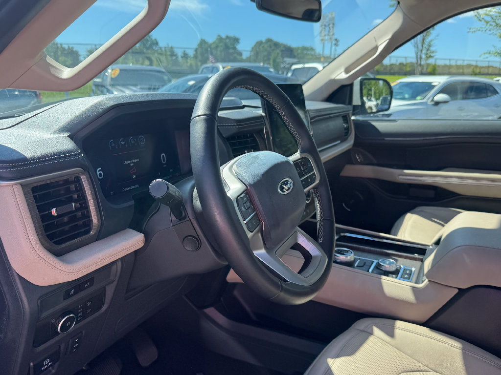 Used 2024 Ford Expedition Limited AWD/4WD image 25