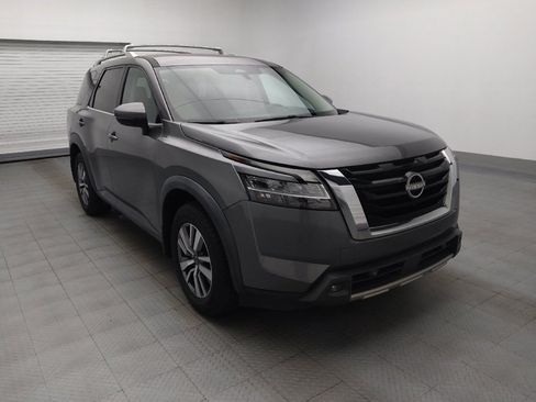 Used 2022 Nissan Pathfinder SL FWD image 13