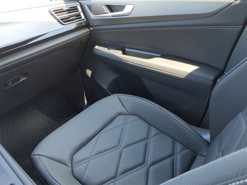 New 2025 Volkswagen Atlas Cross Sport SE image 23