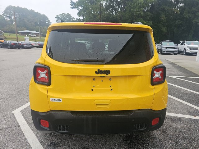 Used 2018 Jeep Renegade Altitude w/ UConnect 8.4 Nav Group FWD image 4