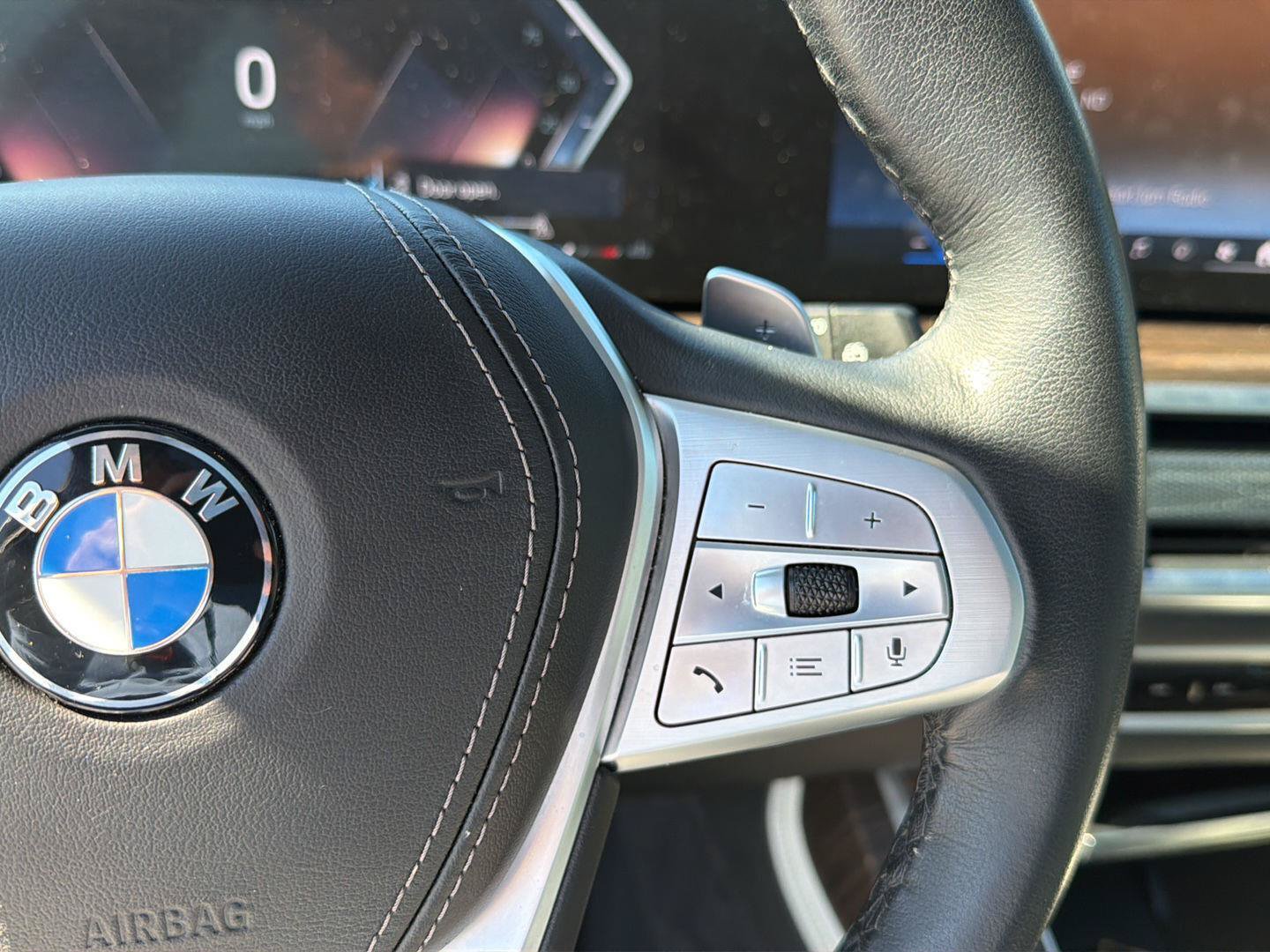 Used 2024 BMW X7 xDrive40i w/ Premium Package AWD/4WD image 23