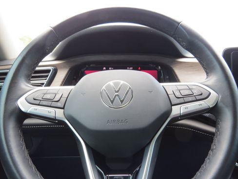 Used 2024 Volkswagen Atlas SEL Premium R-Line image 24