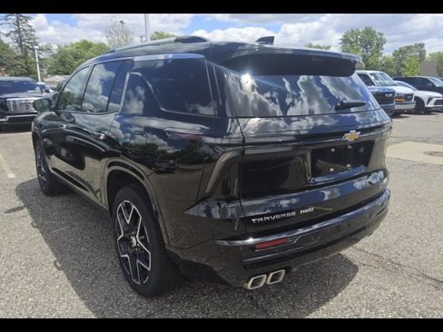 Used 2026 Chevrolet Traverse High Country w/ LPO, Floor Liner Package AWD/4WD image 4