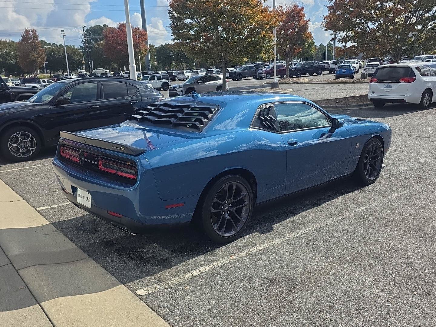 Used 2022 Dodge Challenger R/T Scat Pack RWD image 5