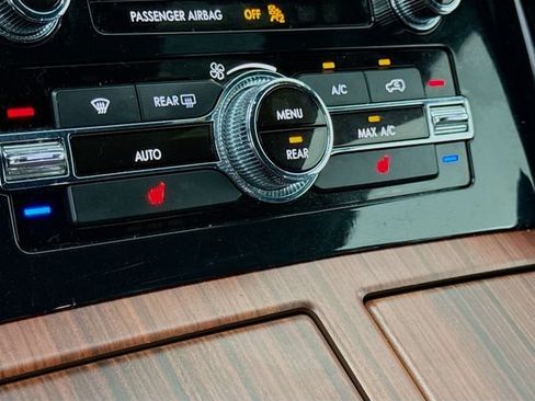 Used 2018 Lincoln Navigator L Select RWD image 22