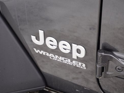 Used 2021 Jeep Wrangler Unlimited Islander image 11