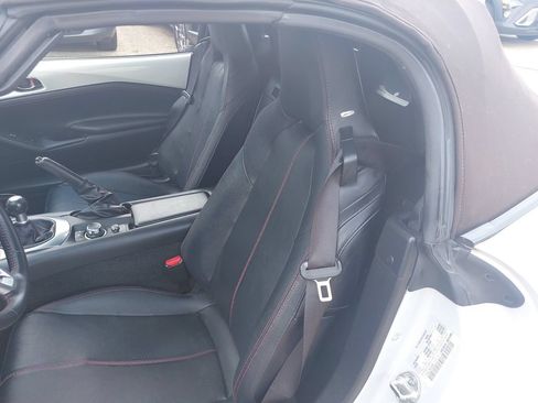 Used 2019 MAZDA MX-5 Miata Grand Touring w/ GT-S Package RWD image 15
