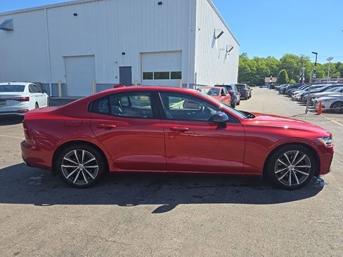 Used 2022 Volvo S60 B5 Momentum w/ Climate Package AWD/4WD image 9
