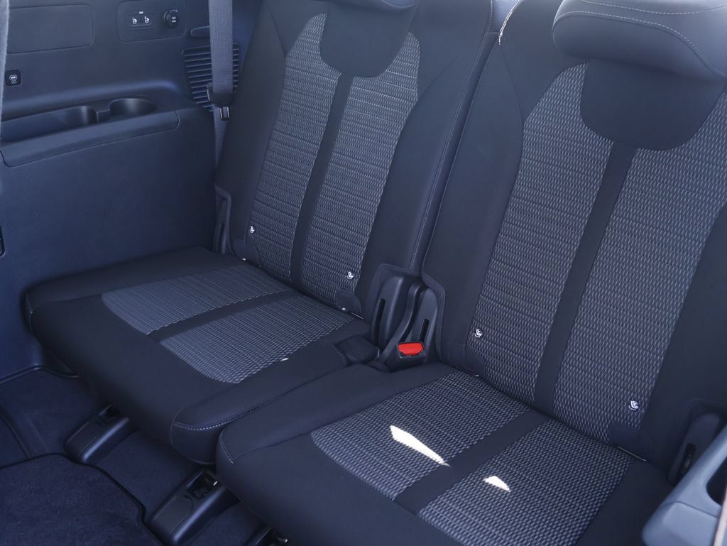 New 2026 Kia Sorento LX FWD image 16