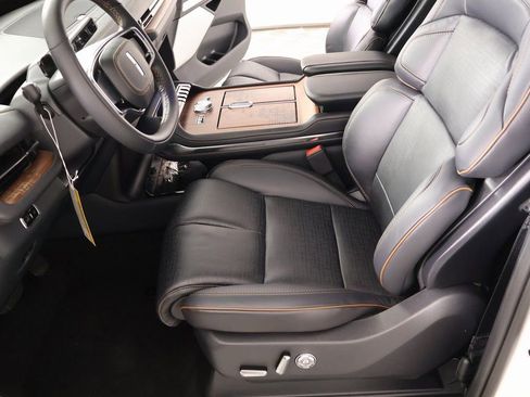 New 2025 Lincoln Navigator Black Label image 9