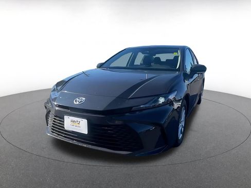 Used 2025 Toyota Camry LE image 7