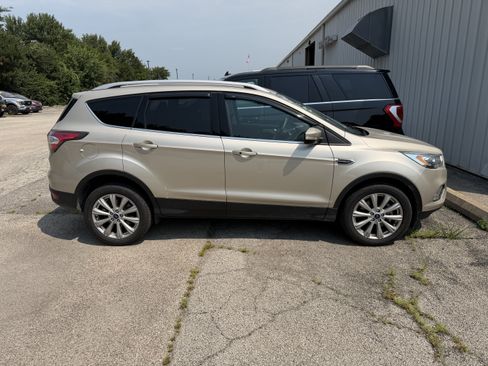 Used 2017 Ford Escape Titanium AWD/4WD image 12