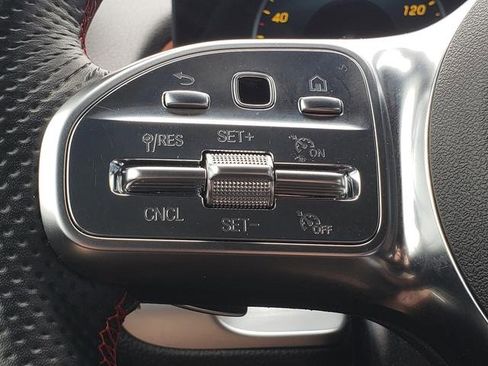 Used 2023 Mercedes-Benz GLB 250 4MATIC image 18