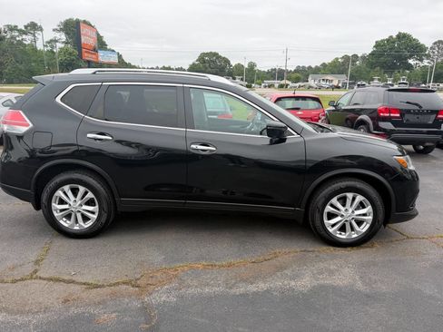Used 2016 Nissan Rogue SV w/ SV Premium Package FWD image 5