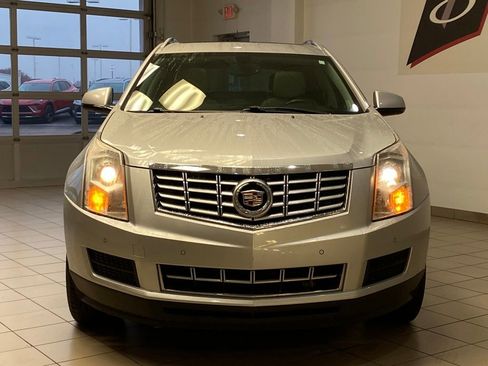 Used 2016 Cadillac SRX Luxury image 2