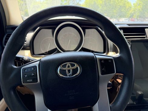 Used 2010 Toyota 4Runner SR5 AWD/4WD image 14
