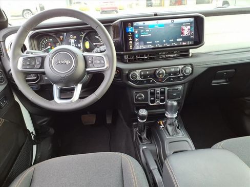 Certified 2025 Jeep Wrangler Unlimited Sahara image 12